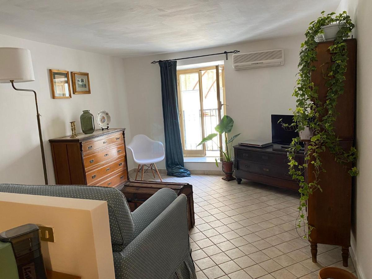Pia'S Home In Pieno Centro Storico ปาแลร์โม ภายนอก รูปภาพ