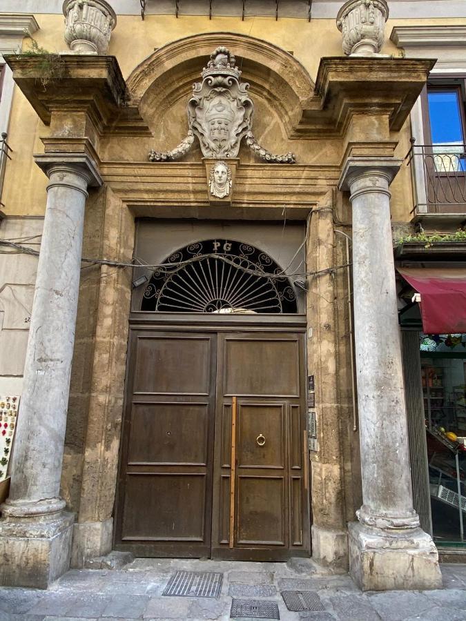Pia'S Home In Pieno Centro Storico ปาแลร์โม ภายนอก รูปภาพ